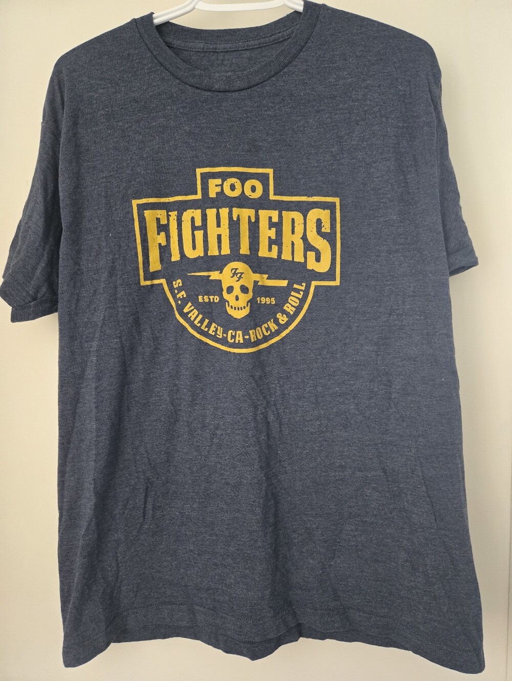 Mens Foo Fighters Band TShirt - L